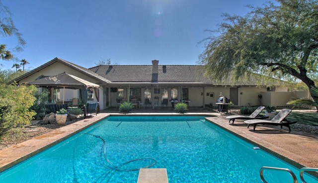Game Room, Fire Pit & Putting Green: Glendale Home