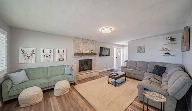 Gate City Guesthouse Entire Triplex