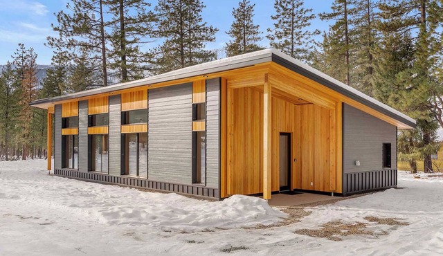 Gathering Pines – Trailside Modern 3BR in Mazama