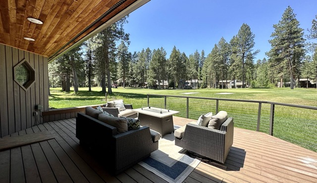 GH091A | Views of Big Meadow 5th fairway. Spacious home with a game room!