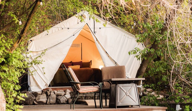 Glamping | Outdoor Shower | Bathroom
