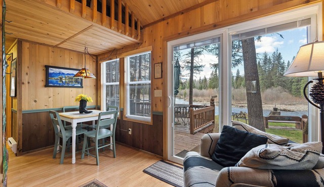Gods County Cottage on Swan River