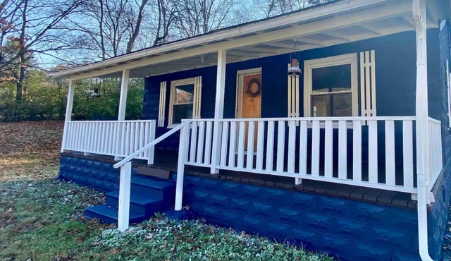 Gorgeous Cottage 15 minutes from Downtown Knoxville!