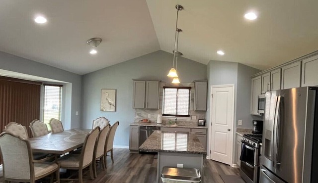 Gorgeous Spacious Ranch!