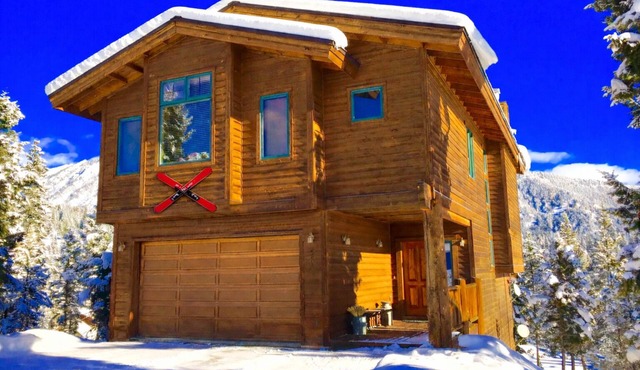 Gorgeous, Upscale Big Sky Cabin w/Mtn Views & Privacy