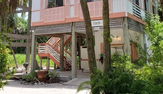Gorgeously-appointed 4-bedroom beach home steps away from pristine beaches. in Captiva