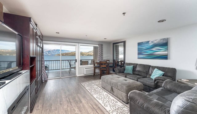 GrandView 205 - Luxury Waterfront Condo