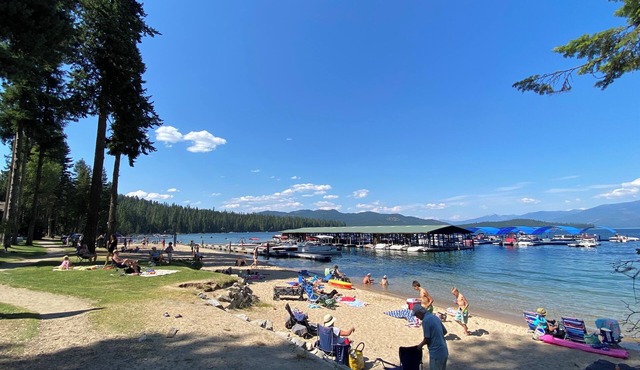 Great Priest Lake Cabin close to Golf Course & Lake! 4bdrm 2bath 8 beds
