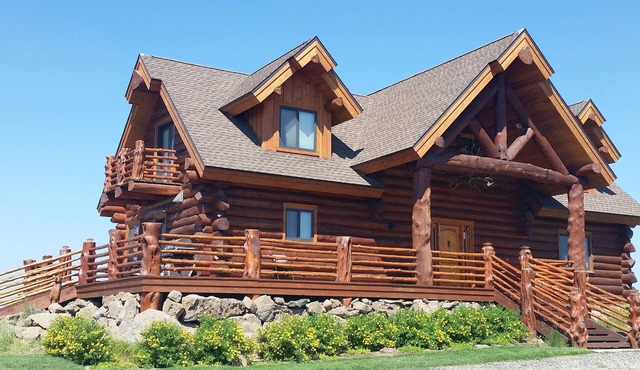 Handcrafted Log Cabin On Island Park Reservoir With Beautiful Views & Hot Tub!