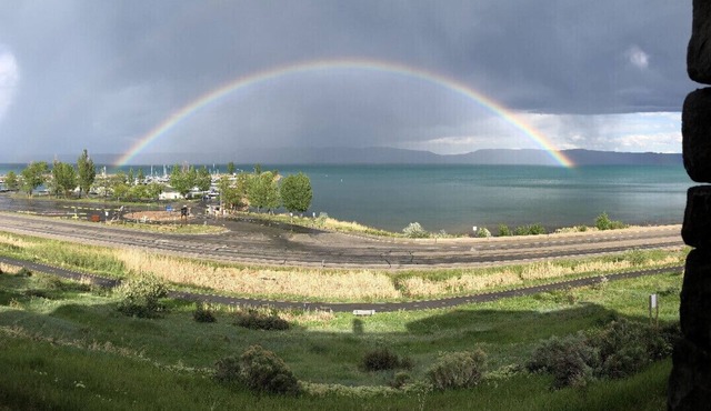 Harbor Village with resort amenities & unobstructed lake views (lake 3 min walk)