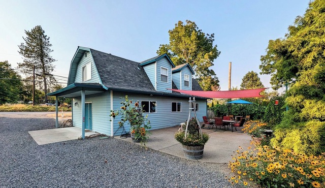 Harvest Hideaway ~ A Perfect Escape to the Center of Wine Country