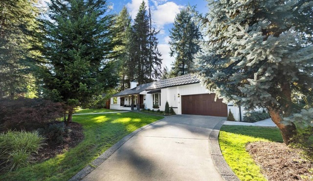 Hayden Lake Home w/Studio Suite & 2 Living Areas