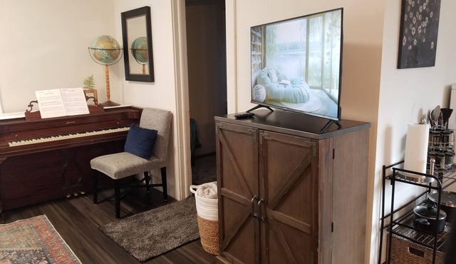 Heat sauna in house with AC, WiFi, overlooking the Willamette River