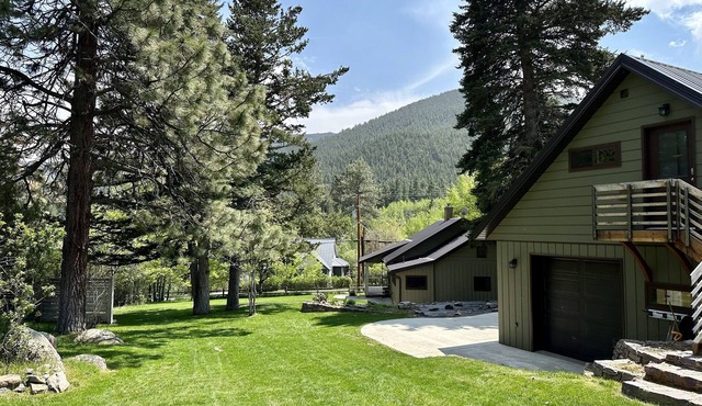 Helena Forest Hideout w/Hot Tub Near Downtown