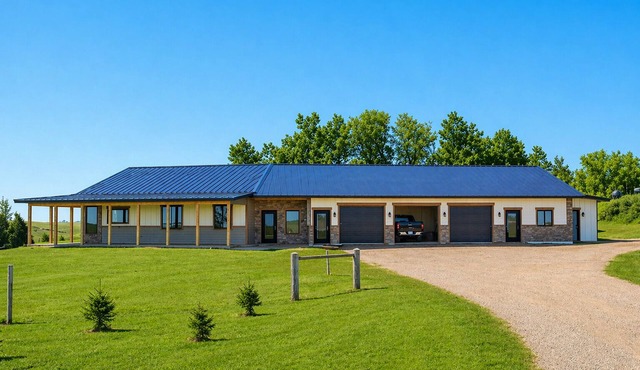 Heritage Hill-Sisseton-4B/2B Sleeps 8 for Groups, Families, Lakes & Hunters