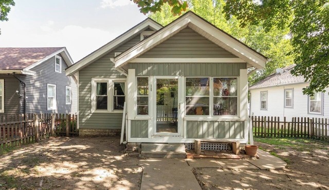 Hickory Street Retreat - in the Heart of Aksarben