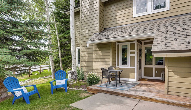 Hike, Ski & Golf: Fully Renovated Edwards Townhome