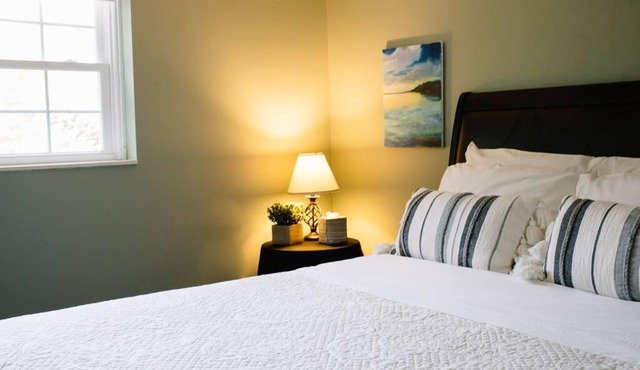 Hilltop Hideaway - 3BDR in Downtown London, KY
