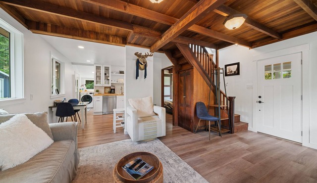 ☀️Historic and Charming Beach Cottage.Beautifully Renovated! Easy walk to beach