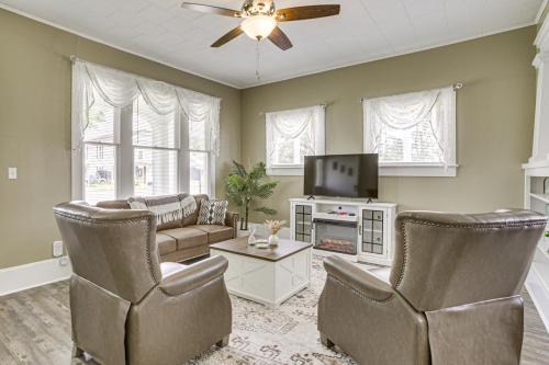 Historic District Haven! Walk Downtown + Fast WiFi