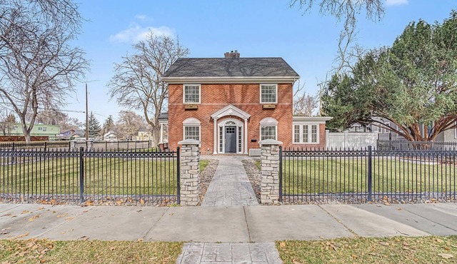 Historic Downtown Caldwell 5BR|Basement|Yard|BBQ