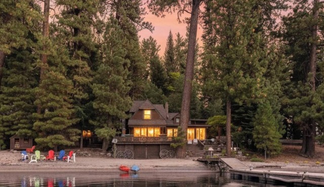 Historic lakefront home + cabin, hot tub,