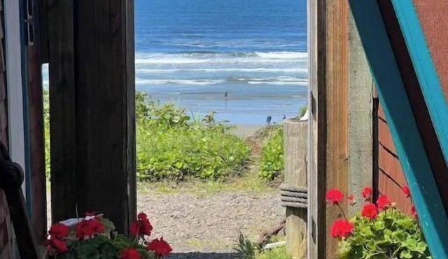 Historic Oceanfront Cottage in Charming Nye Beach
