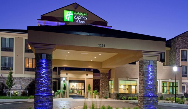 Holiday Inn Express & Suites Logan by IHG