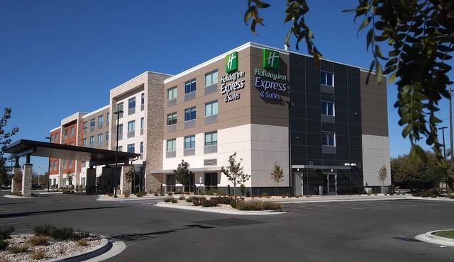 Holiday Inn Express & Suites Boise Airport by IHG