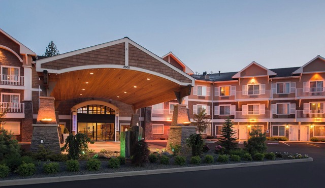 Holiday Inn Express & Suites Interstate 90 by IHG