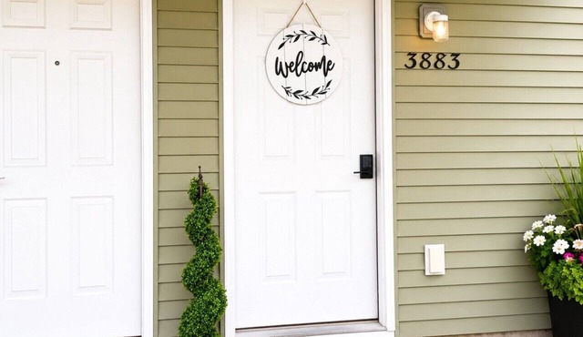 Holiday Village Townhomes – 3883