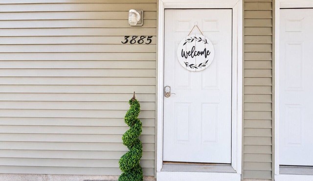Holiday Village Townhomes – 3885