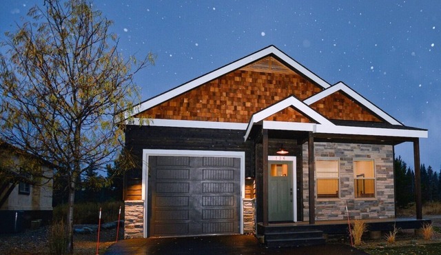 Home on the Range - Premium Golf Course Home - Pet Friendly - Upgraded Finishes