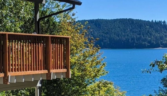 Hood Canal/Olympic Natl Forest Water View Getaway