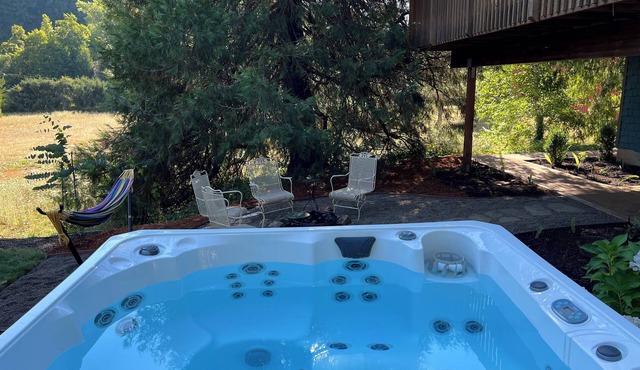 Hot tub / Forest / MTB / No-Step-Entry / Addt'l living space - Corvallis escape