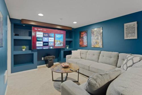 Hot Tub Movie Nights Ultimate Chill House
