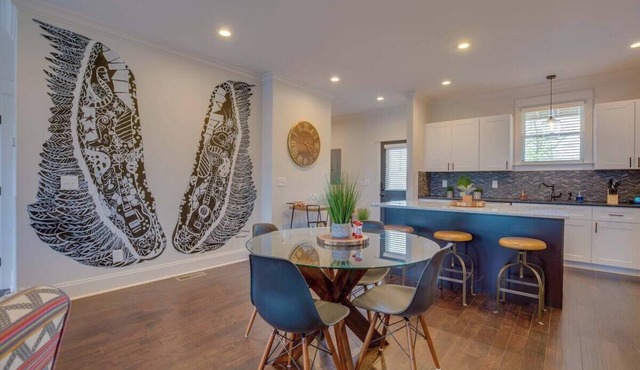 Hot tub | Sleeps 12 | 2Mi to Broadway