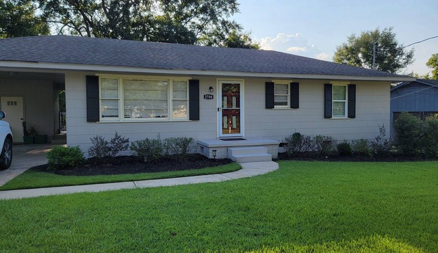 Houndstooth Hideaway - Minutes to UA & Bryant Denny - Quiet, Stylish Home