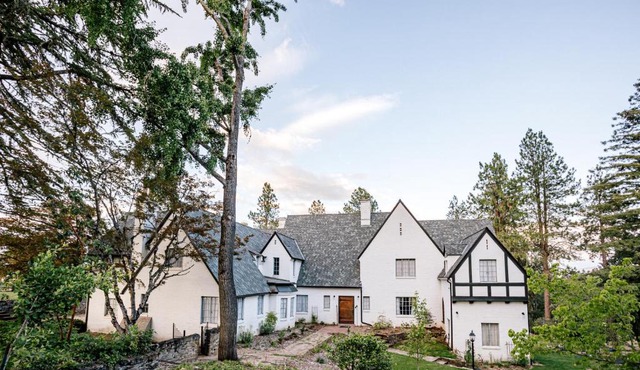 Hummingbird Estate
