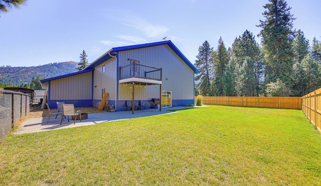 Idaho Retreat w/Fire Pit - 2 Mi to McArthur Lake