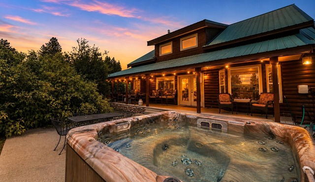 In Plain | Hot Tub | Dogs | Yard | Game Rm | BBQ