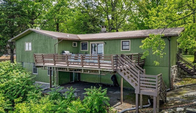 Incredible Cottage with Breathtaking Views from the Amazing Deck, the Perfect Base for Exploring the Area Around Mentone, Alabama