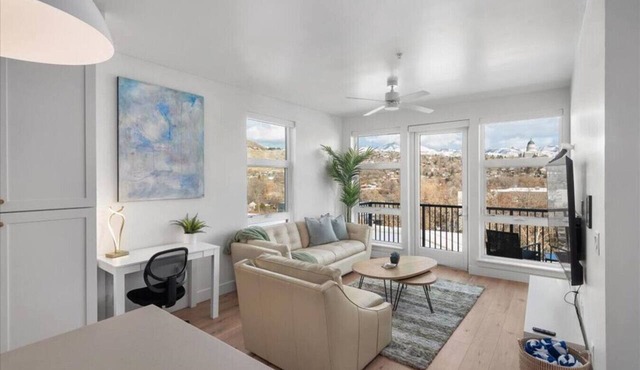 INCREDIBLE Views Capital +MTN+City! Penthouse cnr suite! Best Amenities!