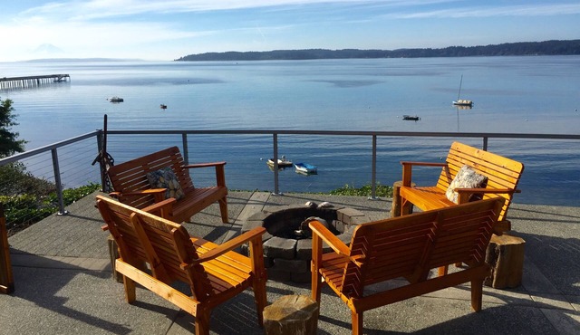 Indianola Beach House - A Puget Sound WATERFRONT Home!