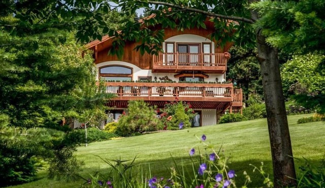 Intimate & Romantic - Fox Den Bed & Breakfast, 1.5 Miles From Leavenworth!