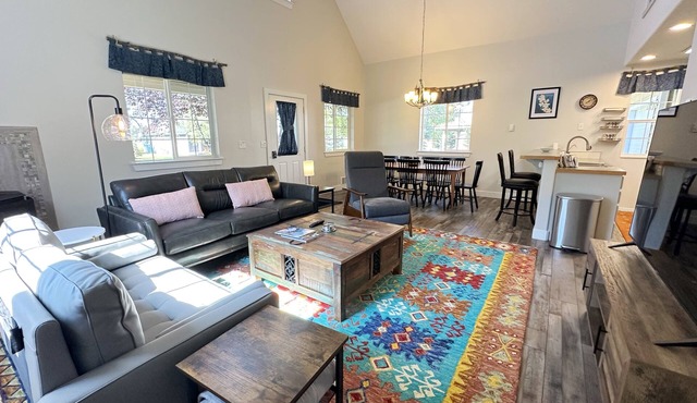 Inviting Family Retreat w/Hot Tub in Driggs