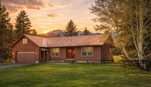 Island Park Cabin with Hot Tub Summer escape 27 Min to Yellowstone