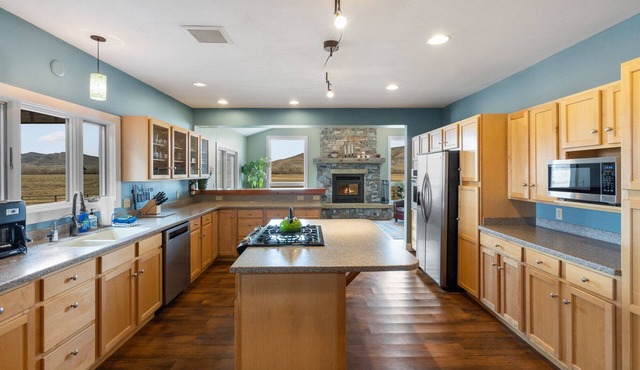 Jefferson Springs Ranch House- Winter dates available!