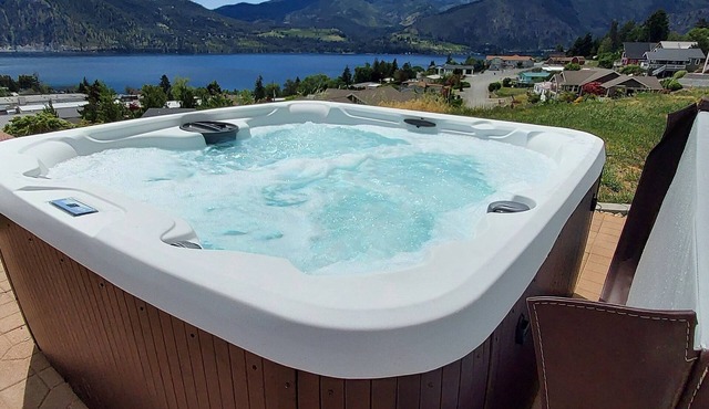 July 12-14, 8/22-24, 8/30-9-3 now open! Amazing Lake Chelan view, close to fun!