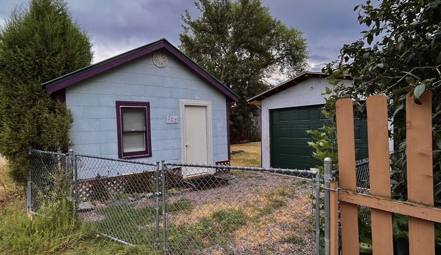 Keep it simple at this peaceful and centrally-located place.